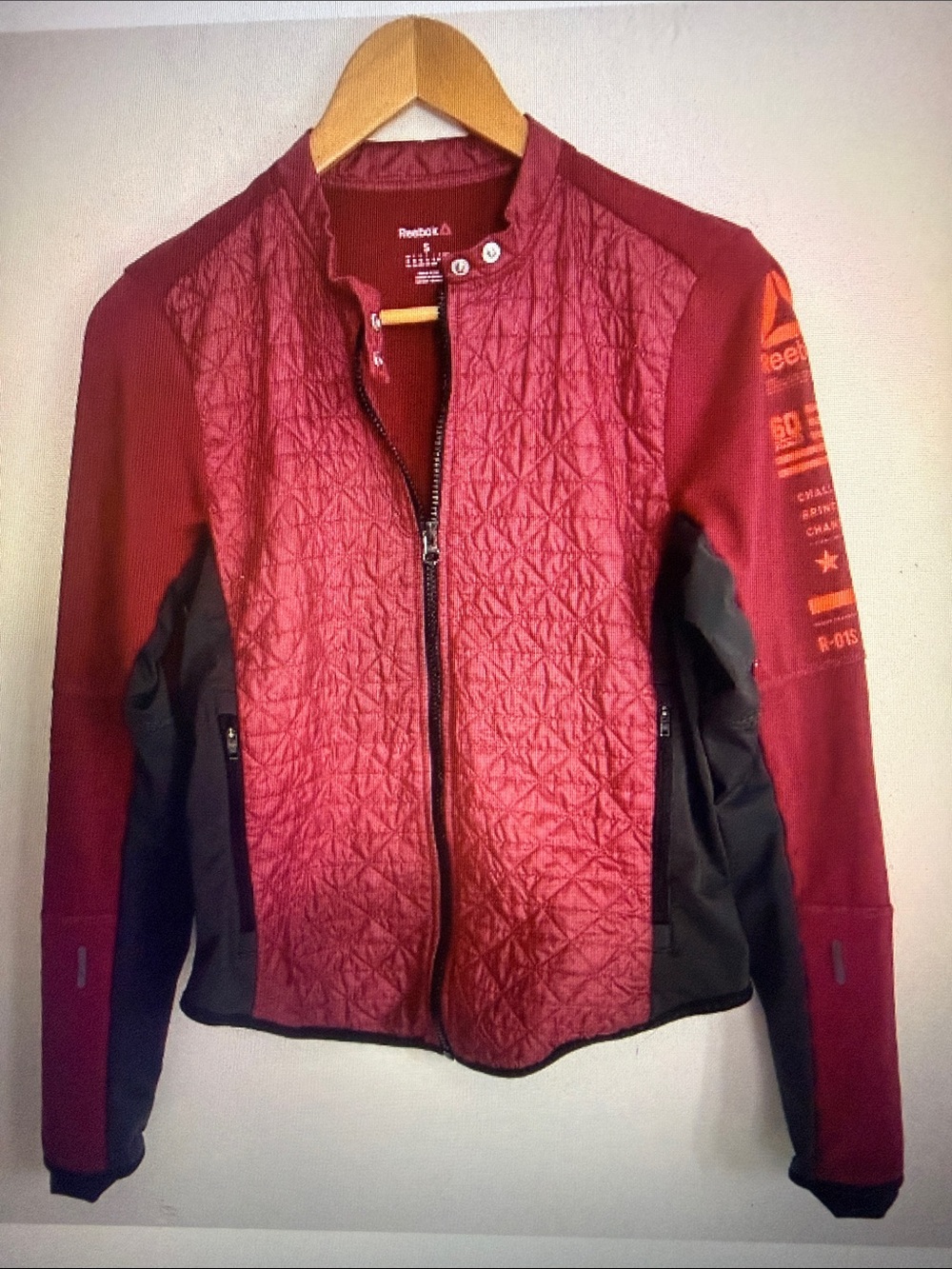Reebok Speedwick Women Activewear Lightweight Red Black Jacket Size Small